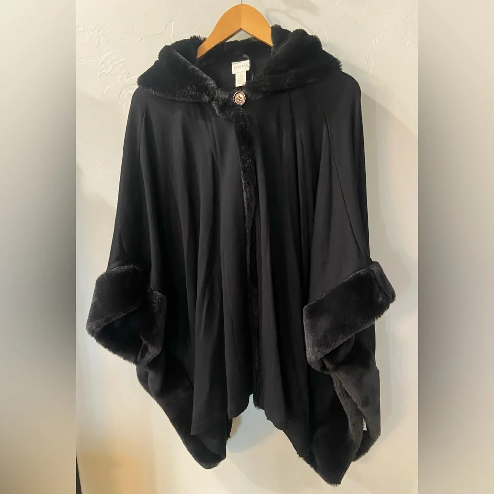 Chicos Black Faux Fur Trimmed Ruana Wrap Women’s Shawl Poncho Kimono One Size - Picture 4 of 9